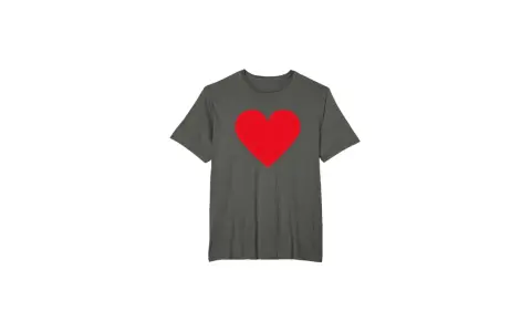 Maglietta grigia con un grande cuore rosso stampato al centro. Un capo semplice ma d'impatto.
