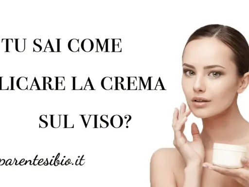 Donna con crema viso in mano, testo: "TU SAI COME APPLICARE LA CREMA SUL VISO?". Scopri il modo corretto.