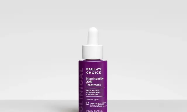 Siero Paula's Choice con niacinamide, ideale per proteggere la pelle dal sole e migliorare l'elasticità.